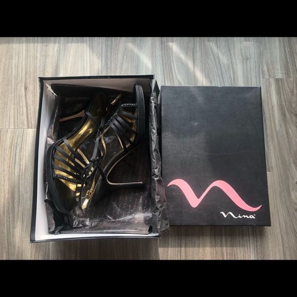 Nina brand black luster heels - Picture 2 of 6